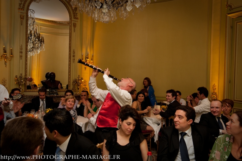 Animer une soirée avec un orchestre de jazz : le saxophoniste parmi les invités