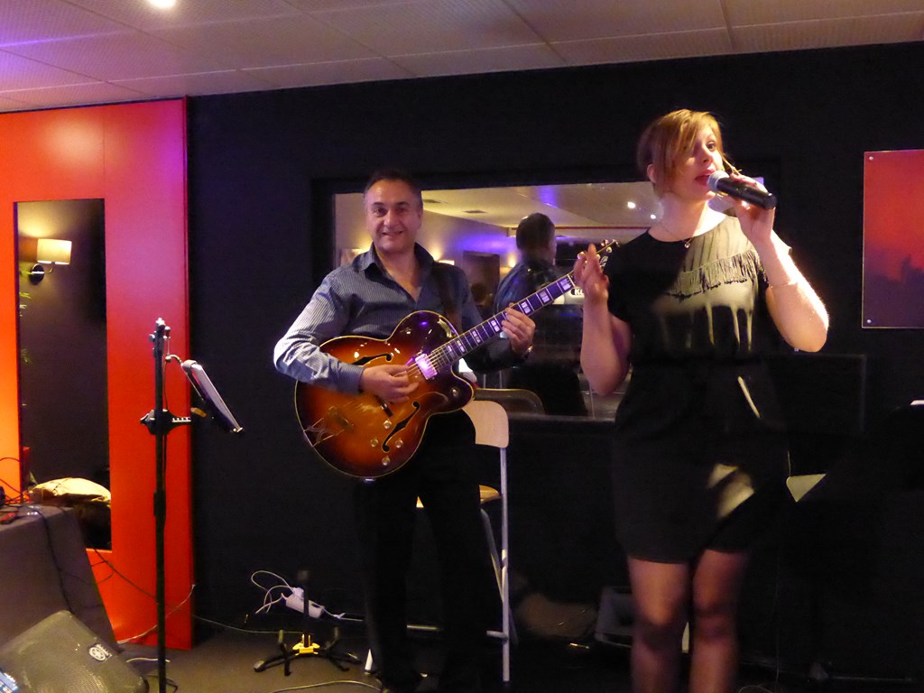 Le groupe jazzy night en duo en concert